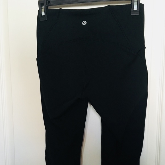 lululemon athletica Pants - Lululemon crop mesh side leggings